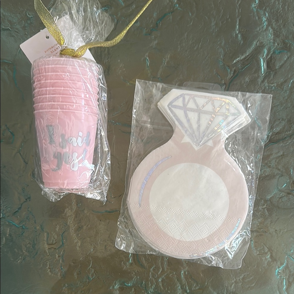 Pink Bridal Party Cups and Diamond Napkins Set